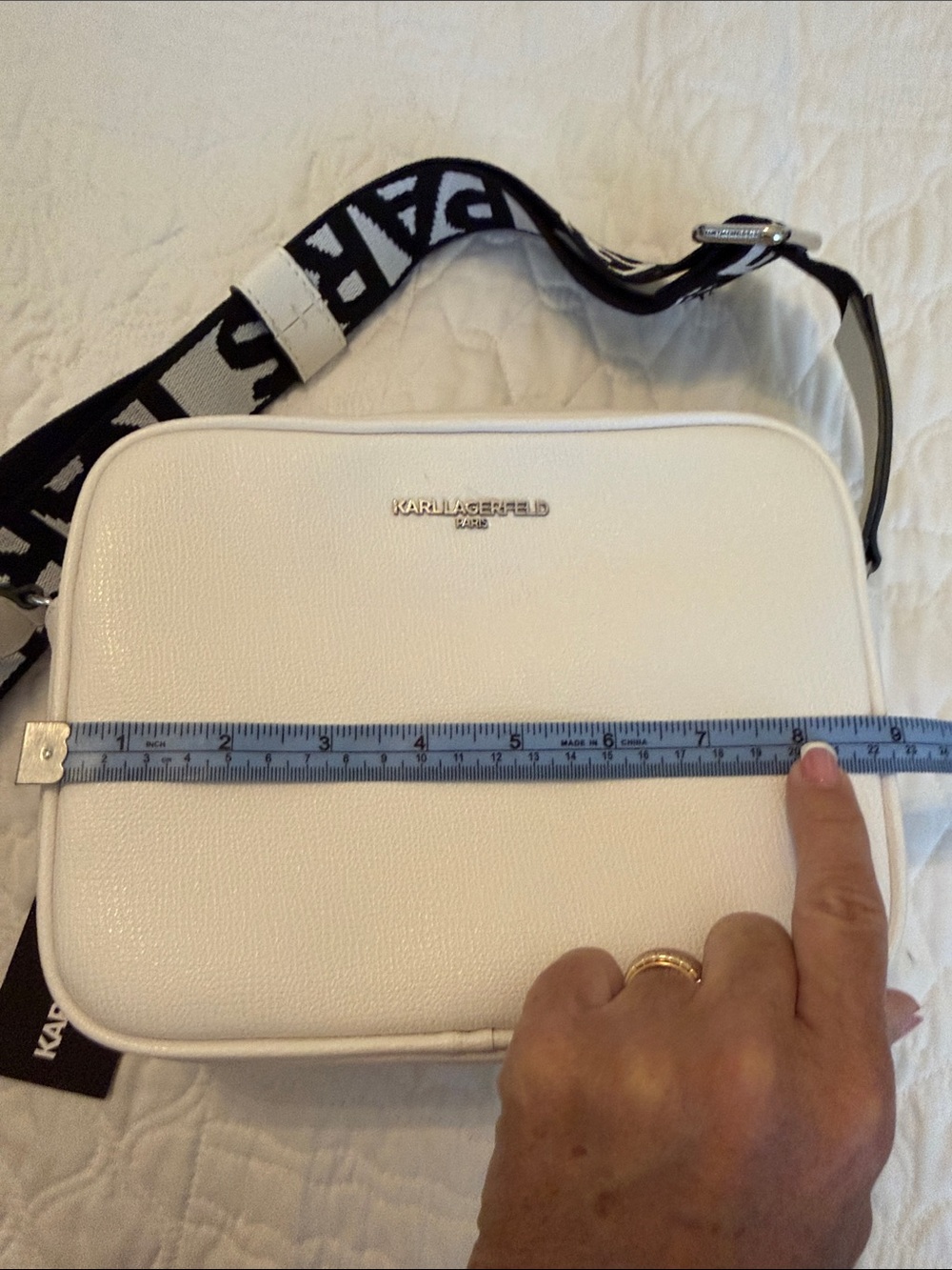 NWT Karl Lagerfeld White Camera Bag with Logo Strap - Picture 10 of 11